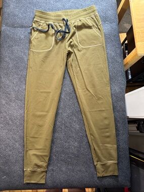 ZYIA Active Unwind Olive Green Joggers Size S